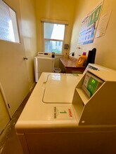 811 S Catalina Ave in Redondo Beach, CA - Foto de edificio - Building Photo