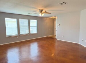 109 Gillespie Ln in Elgin, TX - Building Photo - Building Photo
