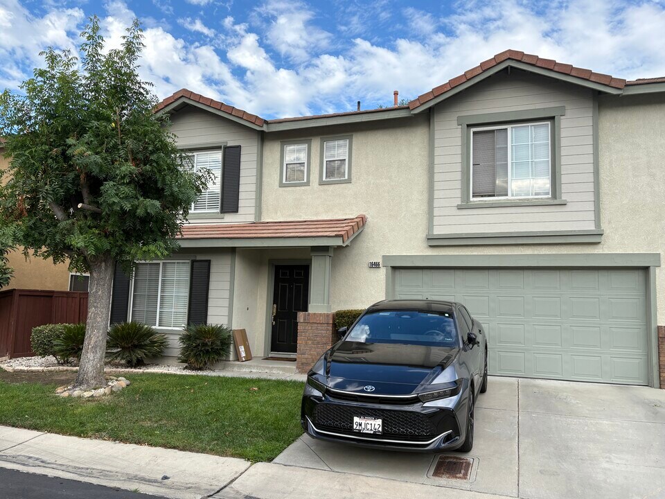 16466 Denhaven Ct in Chino Hills, CA - Foto de edificio
