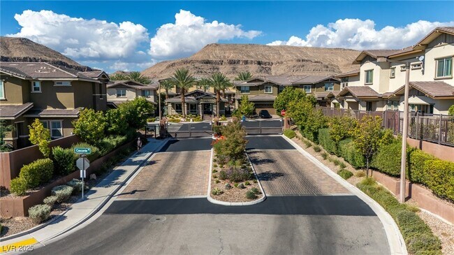 5670 Granollers Dr in Las Vegas, NV - Building Photo - Building Photo