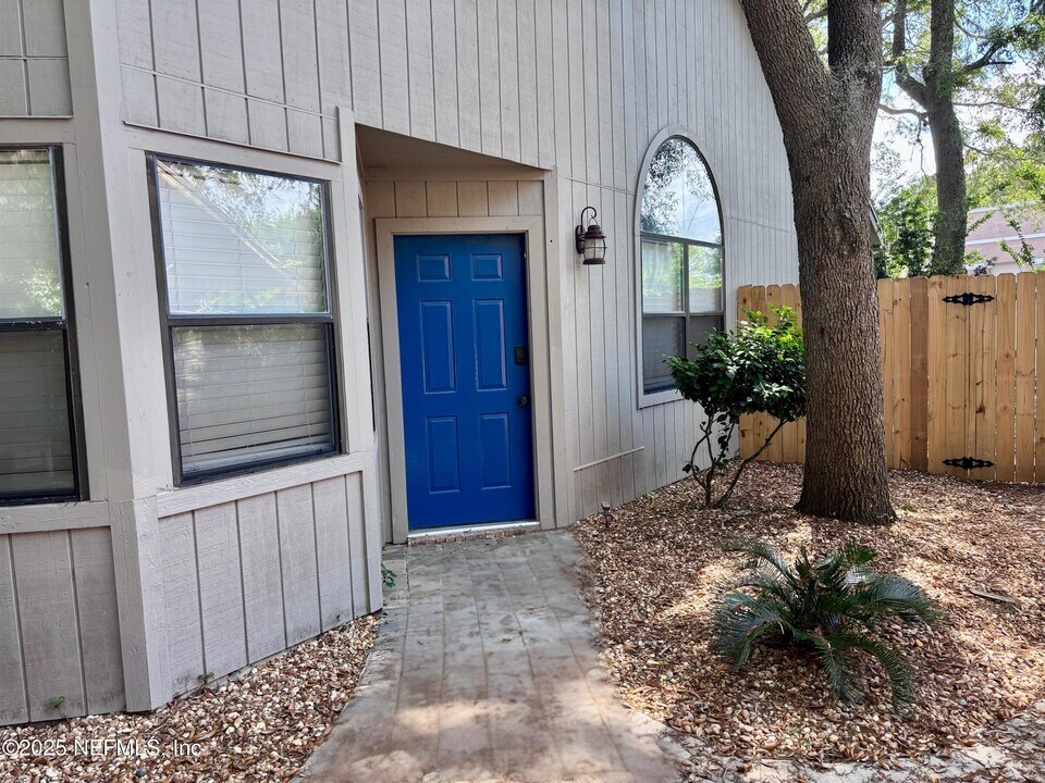 1120 Natures Walk Dr in Fernandina Beach, FL - Building Photo
