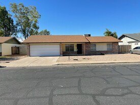 1740 E Hilton Ave in Mesa, AZ - Building Photo