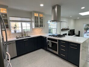 42688 Ravensbourne Park St in Fremont, CA - Building Photo - Building Photo