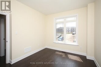 12 Elgin Ct in Bradford West Gwillimbury, ON - Building Photo - Building Photo