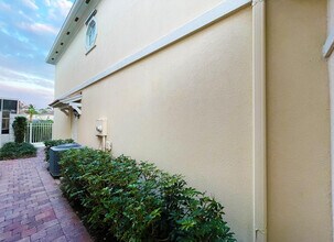 134 Santa Barbara Way in Palm Beach Gardens, FL - Building Photo - Building Photo