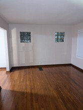 6506 Lillian Ave in Jennings, MO - Foto de edificio - Building Photo
