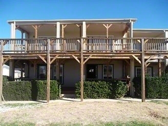 61 Runaway Bay Dr in Runaway Bay, TX - Building Photo