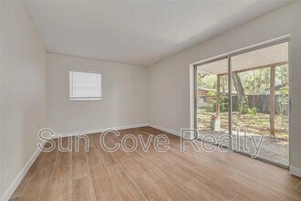 7120 Oakwood Dr in New Port Richey, FL - Building Photo - Building Photo