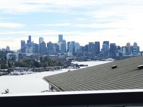 3932 1st Ave NE in Seattle, WA - Building Photo - Building Photo