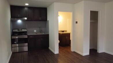 3855 Stobbs Way in Riverside, CA - Building Photo - Building Photo