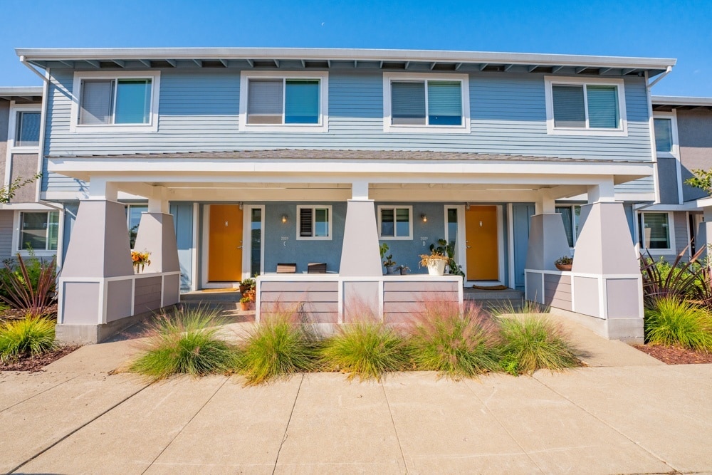 Admirals Cove in Alameda, CA - Foto de edificio