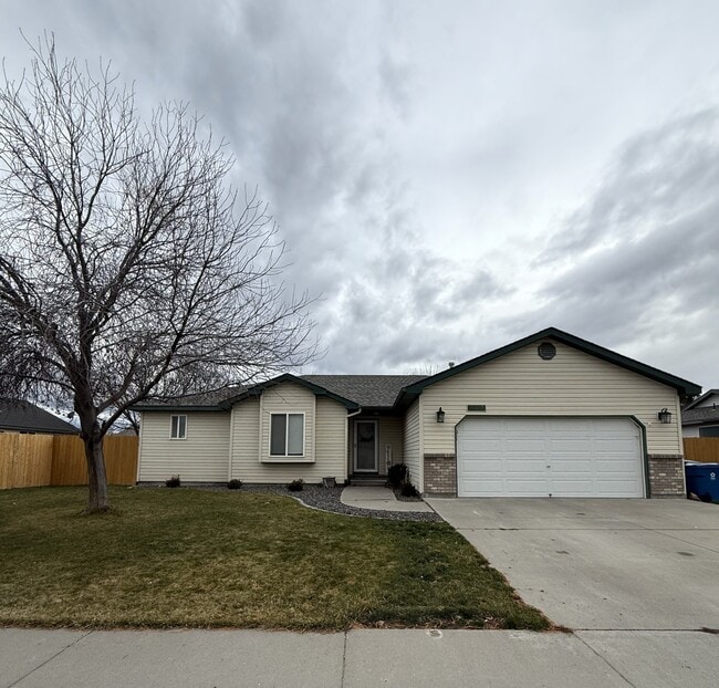 443 NW Sandpiper Ave