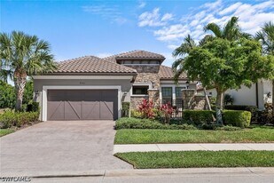 9361 Terresina Dr in Naples, FL - Building Photo