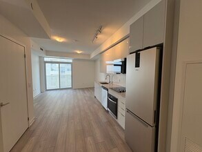 498 Caldari Rd in Vaughan, ON - Building Photo - Building Photo