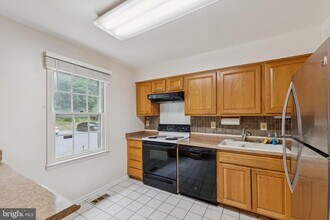 5858 Langton Dr in Alexandria, VA - Building Photo - Building Photo