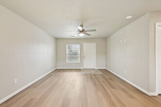 282 Plez Morgan in Montgomery, TX - Building Photo - Building Photo