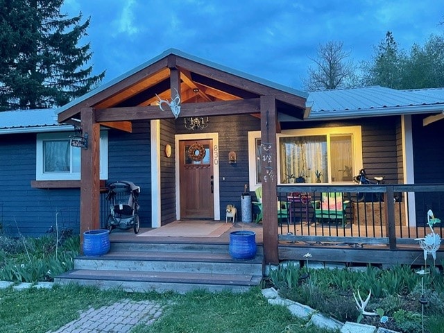property at 830 Edgewood Pl