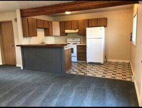 4648 Princeton Dr in Fairbanks, AK - Building Photo - Building Photo