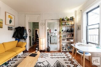 15 STREET, Unit 14 in Brooklyn, NY - Foto de edificio - Building Photo