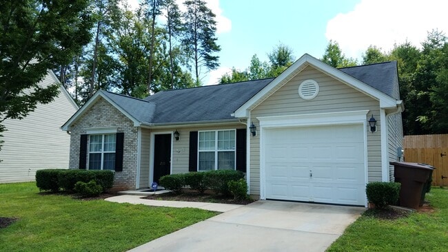 210 Kinnley Ct in Greensboro, NC - Building Photo - Building Photo