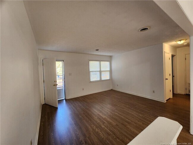 1433 Artesian Ct in Fayetteville, NC - Building Photo - Building Photo