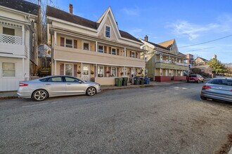 115 High St in Sprague, CT - Building Photo - Building Photo