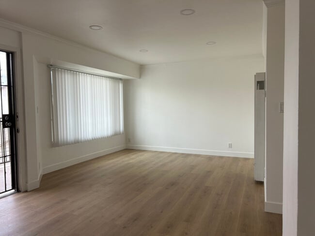 924 Gaviota Ave in Long Beach, CA - Foto de edificio - Building Photo