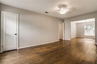 4726 Wateka Dr in Dallas, TX - Building Photo - Building Photo