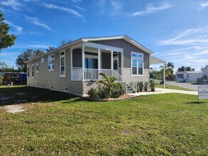 553 Gnu Dr in North Fort Myers, FL - Building Photo - Building Photo