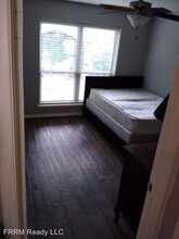 1000 Grigsby Ave in Dallas, TX - Building Photo - Building Photo