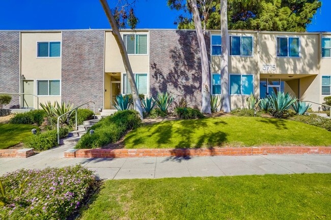 3715 W. 27th St in Los Angeles, CA - Building Photo - Building Photo