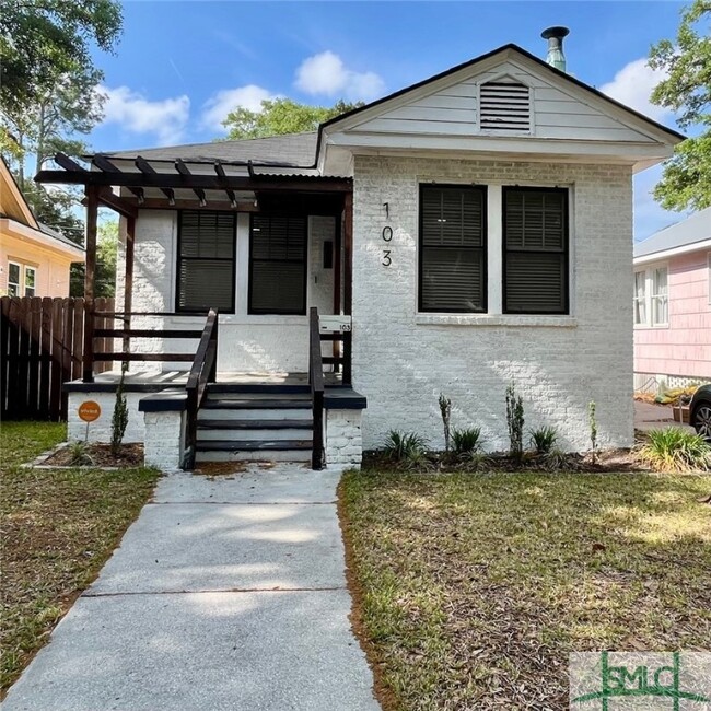 property at 103 W 51st St