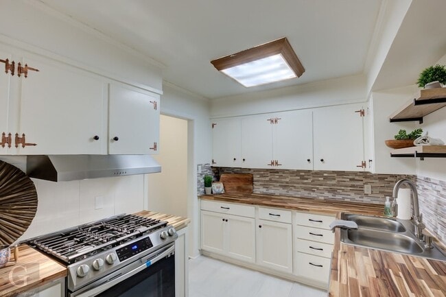 9478 Poinsettia Dr in Shreveport, LA - Foto de edificio - Building Photo