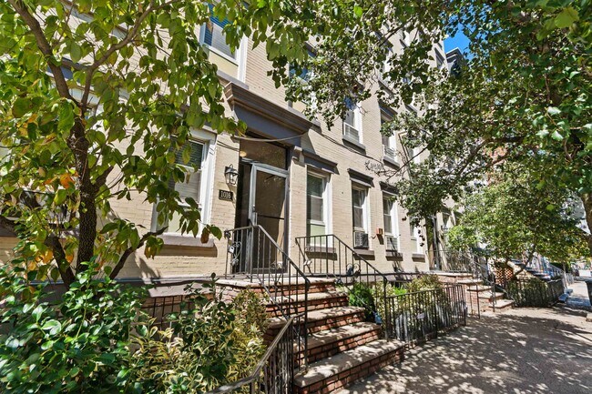 1016 Willow Ave in Hoboken, NJ - Building Photo - Building Photo