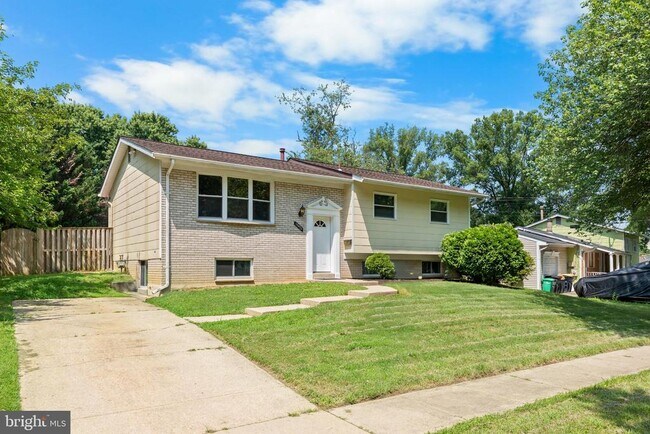 10422 Floral Dr in Adelphi, MD - Building Photo - Building Photo