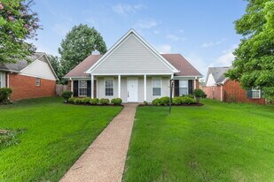 8450 Kimberly Rose Dr in Memphis, TN - Building Photo