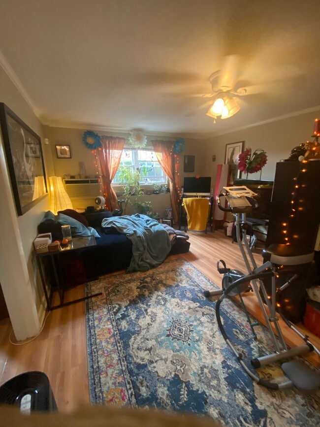 4 Nixon Ln, Unit 2 in Stoneham, MA - Building Photo - Building Photo