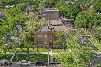 5800 W Iowa St 908-10 N Menard Chicago, IL 60651 in Chicago, IL - Building Photo - Building Photo
