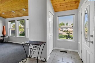 141 S Travis Ln in Kennewick, WA - Building Photo - Building Photo