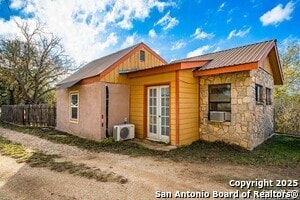 1421 Stoneleigh Rd in Comfort, TX - Building Photo - Building Photo