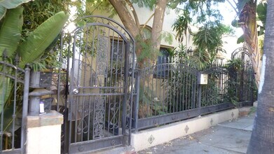 2047 Ivar Ave, Unit 2047 in Los Angeles, CA - Building Photo - Building Photo