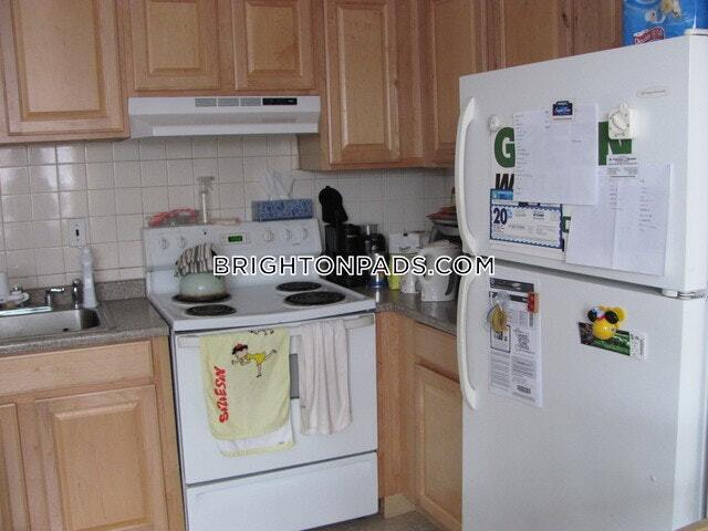 1575 Commonwealth Ave in Boston, MA - Building Photo