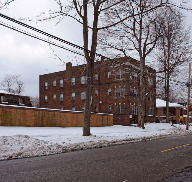 122 N Portage Path in Akron, OH - Building Photo - Building Photo