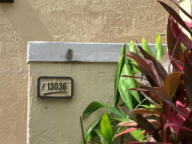 13036 SW 88th Terrace N in Miami, FL - Building Photo - Building Photo