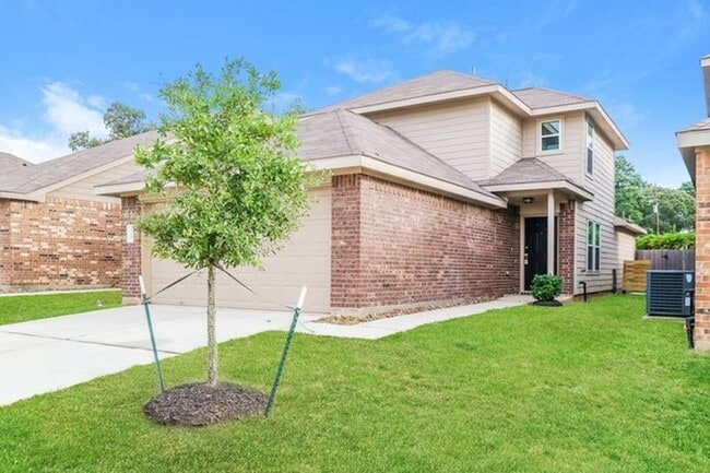 352 Upper Creek Dr in Willis, TX - Building Photo - Building Photo