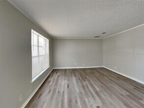1703 Carlisle St in Irving, TX - Building Photo - Building Photo