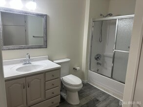 30 Dartmouth Way in North Brunswick, NJ - Building Photo - Building Photo