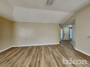 6826 Blue Ridge Dr in Richmond, TX - Foto de edificio - Building Photo