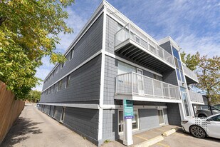 Edmonton Trail Apartments in Calgary, AB - Building Photo