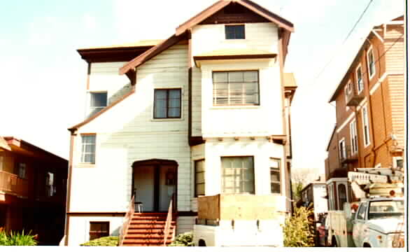 2241 San Antonio Ave in Alameda, CA - Building Photo - Building Photo